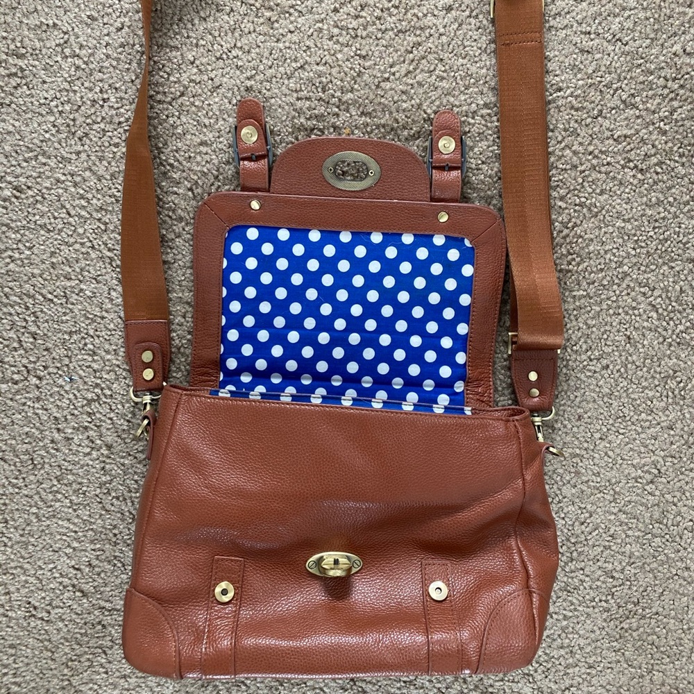 Brown shoulder camera purse